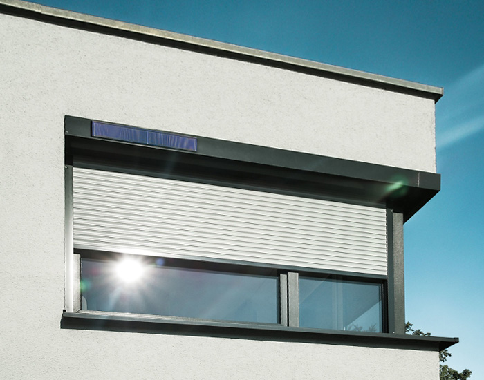 VABO ROMA voorzetrolluik op moderne woning